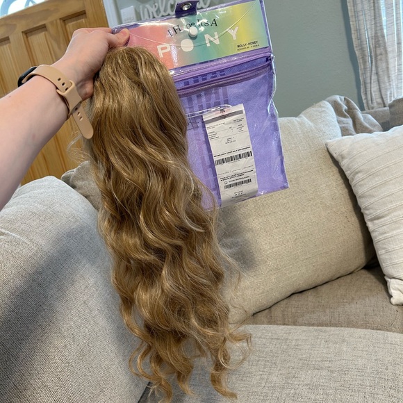 INH honey molly - Picture 1 of 4